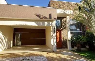 Imagem: A casa em condomínio possui 3 Dormitórios, 3 Banheiros, 4