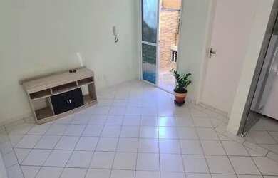 Imagem: A kitnet possui 1 Dormitório, 1 Banheiro, 1 Vaga na garagem