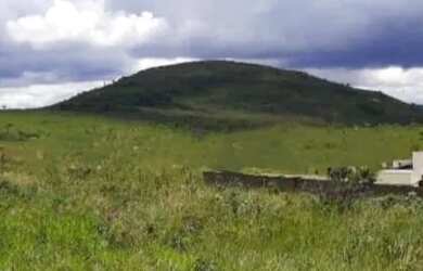 Imagem: O terreno possui 628m² de Área e está localizado em Balneario