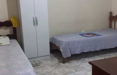 Imagem: O quarto possui Imóvel mobiliado e está localizado em Aterrado