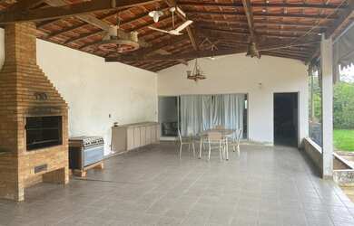 Imagem 4: Condomínio fechado. Piscina, Churrasqueira, 5.000m² de Áreae3 Banheiros