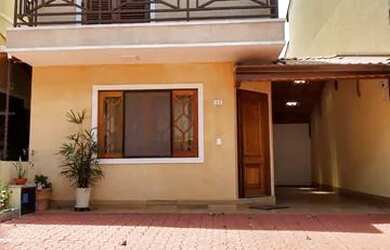 Imagem: A casa em condomínio possui 4 Dormitórios, 4 Banheiros, 5