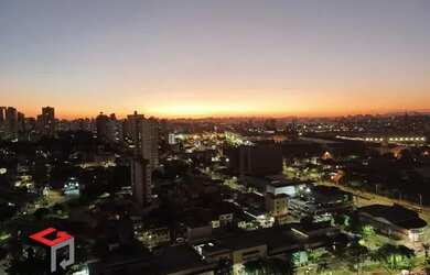 Imagem: O apartamento possui 2 Dormitórios, 2 Banheiros, 2 Vagas na