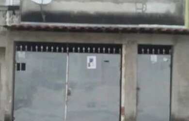 Imagem: A casa possui 2 Dormitórios, 2 Banheiros, 1 Vaga na garagem