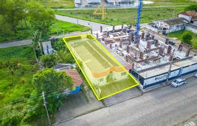 Imagem 2: Sala comercial em frente ao fórum de Tubarão com duas frentes