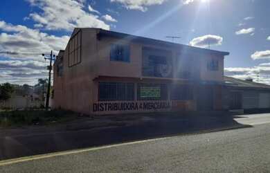 Imagem: A casa possui 5 Dormitórios, 5 Banheiros, 2 Vagas na garagem