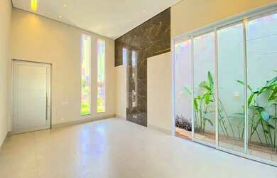 Imagem: A casa possui 3 Dormitórios, 4 Banheiros, 3 Vagas na garagem