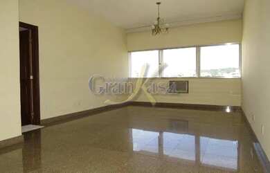 Imagem: O apartamento possui 3 Dormitórios, 1 Banheiro, 1 Vaga na garagem