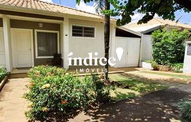 Imagem: A casa em condomínio possui 3 Dormitórios, 1 Banheiro, 2 Vagas