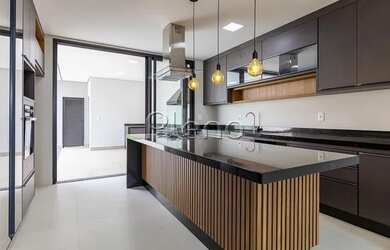 Imagem 13: Venda Casa com 235,00 metroQuadrado, 3 dormitório s , 2 vaga s . Swiss...