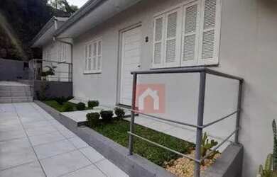 Imagem: A casa possui 2 Dormitórios, 1 Banheiro, 1 Vaga na garagem