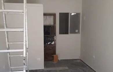 Imagem: A casa possui 2 Dormitórios, 1 Banheiro, 1 Vaga na garagem