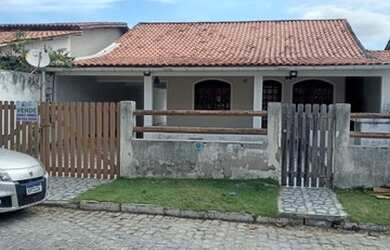 Imagem: A casa em condomínio possui 2 Dormitórios, 2 Banheiros, 4