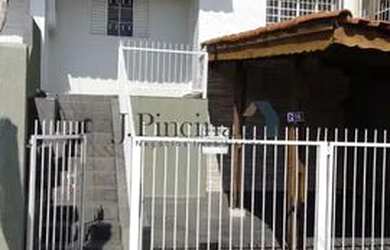 Imagem: A casa possui 2 Dormitórios, 1 Banheiro, 1 Vaga na garagem