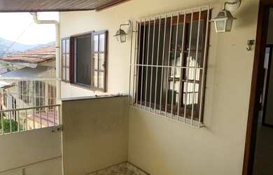 Imagem: A casa possui 2 Dormitórios, 1 Banheiro, 1 Vaga na garagem