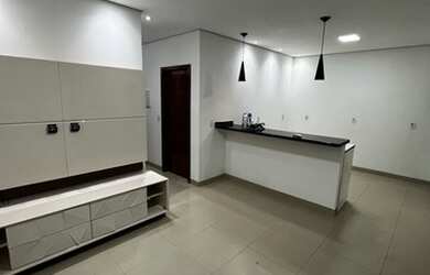 Imagem: A casa possui 2 Dormitórios, 2 Banheiros, 1 Vaga na garagem