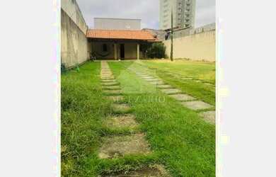 Imagem: A casa possui 2 Dormitórios, 1 Banheiro, 5 Vagas na garagem