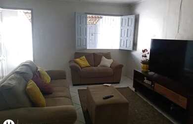 Imagem: A casa possui 2 Dormitórios, 2 Banheiros, 1 Vaga na garagem