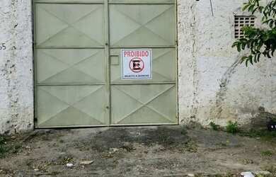 Imagem: A casa para alugar possui 1 Vaga na garagem e 45m² de Área