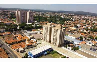 Imagem: O apartamento possui 3 Dormitórios, 2 Banheiros, 1 Vaga na