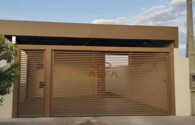 Imagem: A casa possui 2 Dormitórios, 2 Banheiros, 2 Vagas na garagem