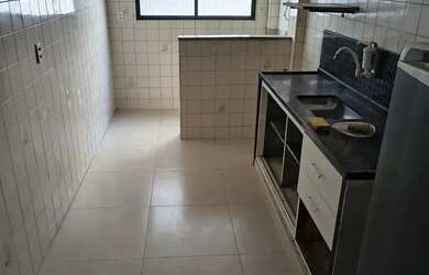 Imagem: O apartamento possui 1 Dormitório, 1 Banheiro, 1 Vaga na garagem