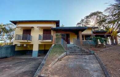 Imagem: A fazenda possui 240m² de Área, Imóvel mobiliado e está