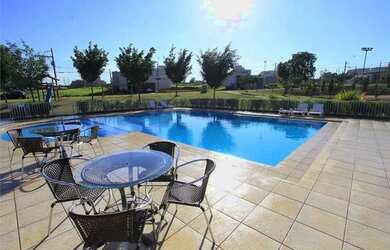 Imagem 6: Terreno de Esquina no Village Damha II - Frente para a Área de Lazer