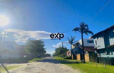 Imagem 16: Sobrado de esquina a venda na Praia de Itapoá, Santa Catarina