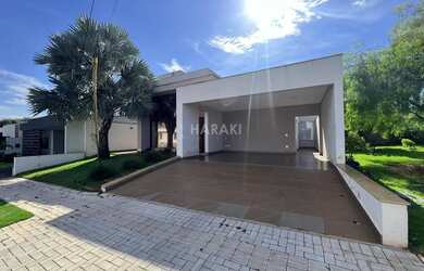 Imagem: A casa em condomínio possui 3 Dormitórios, 3 Banheiros, 2