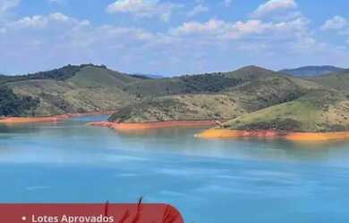 Imagem: O terreno à venda possui 5000m² de Área e está localizado