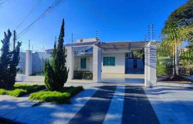 Imagem: A casa possui 3 Dormitórios, 3 Banheiros, 276m² de Área