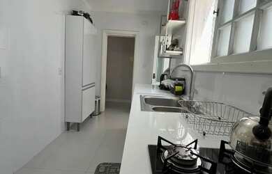 Imagem 9: Apartamento à venda/ Três dorm/ Elevador/Garagem/ Amplo/ Bem Localizado