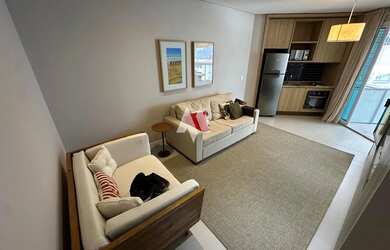 Imagem: O apartamento possui 1 Dormitório, 1 Banheiro, 1 Vaga na garagem