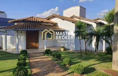 Imagem: A casa em condomínio possui 5 Dormitórios, 5 Banheiros, 3