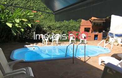 Imagem 2: Casa em Moema de 237m² com piscina e churrasqueira