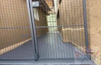 Imagem: A casa possui 1 Dormitório, 1 Banheiro, 1 Vaga na garagem