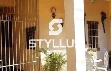 Imagem: A casa possui 4 Dormitórios, 5 Banheiros, 4 Vagas na garagem