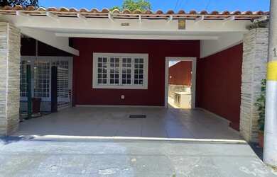 Imagem: A casa em condomínio possui 4 Dormitórios, 5 Banheiros, 1