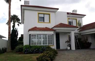 Imagem: A casa em condomínio possui 4 Dormitórios, 5 Banheiros, 2