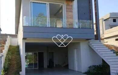 Imagem: A casa em condomínio possui 3 Dormitórios, 3 Banheiros, 4