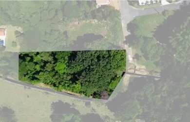 Imagem: O terreno à venda possui 2980m² de Área e está localizado