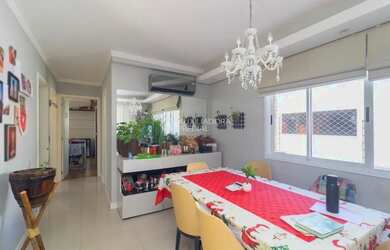 Imagem: O apartamento possui 3 Dormitórios, 1 Banheiro, 2 Vagas na