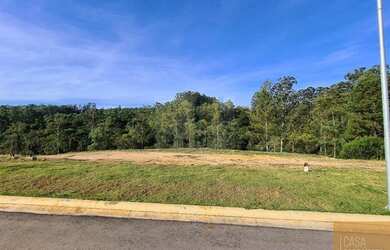 Imagem: O terreno possui 450m² de Área e está localizado em Tamboré