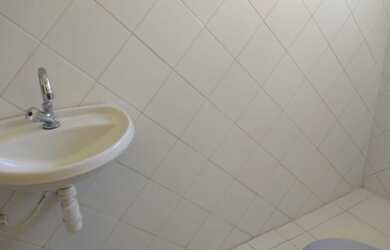 Imagem: A casa possui 3 Dormitórios, 5 Banheiros, 2 Vagas na garagem