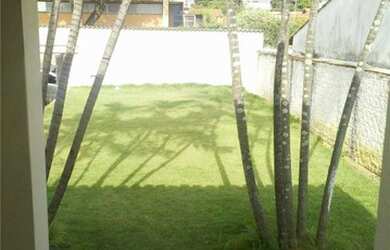 Imagem: A casa possui 3 Dormitórios, 3 Banheiros, 2 Vagas na garagem