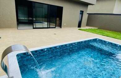 Imagem: A casa em condomínio possui 3 Dormitórios, 4 Banheiros, 4