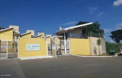 Imagem: A casa em condomínio possui 3 Dormitórios, 1 Banheiro, 2 Vagas