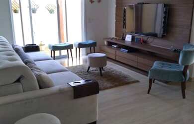 Imagem: A casa em condomínio possui 3 Dormitórios, 2 Banheiros, 4