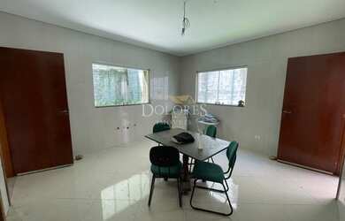 Imagem: A casa em condomínio possui 3 Dormitórios, 4 Banheiros, 240m²